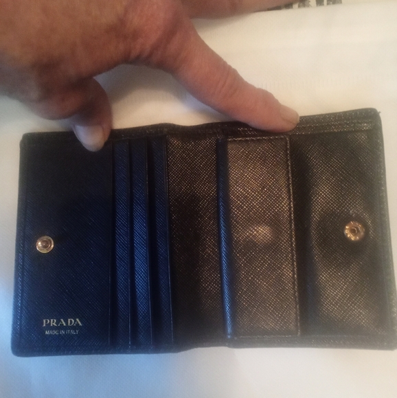 EUC MEN'S PRADA WALLET - Picture 7 of 11
